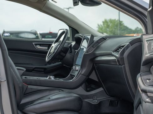 Used 2022 Ford Edge Titanium AWD/4WD image 13