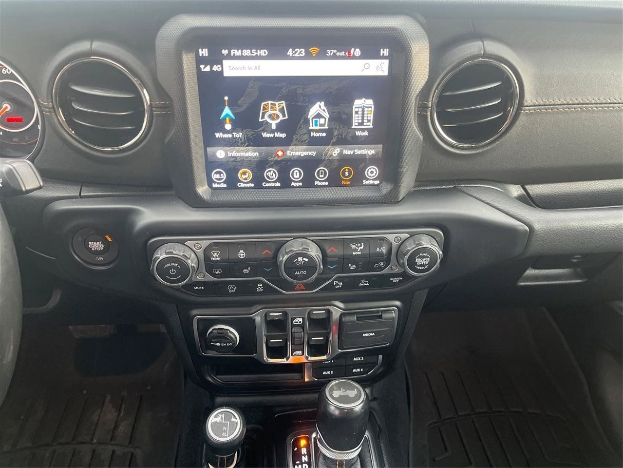 Used 2021 Jeep Wrangler Unlimited Sahara AWD/4WD image 13