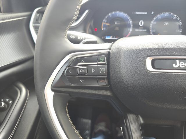 Certified 2024 Jeep Grand Cherokee Altitude AWD/4WD image 14