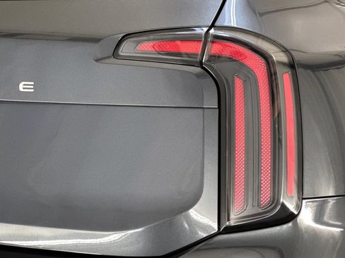 Used 2023 Kia Telluride EX w/ EX Captain's Chair Package FWD image 13