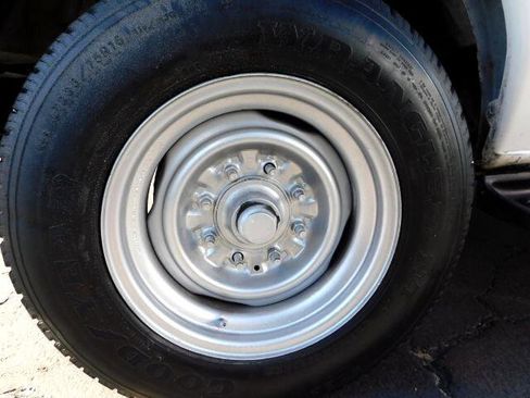 Used 2014 Ford E-350 and Econoline 350 XLT image 8