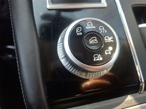 Used 2024 Mitsubishi Outlander SE image 29