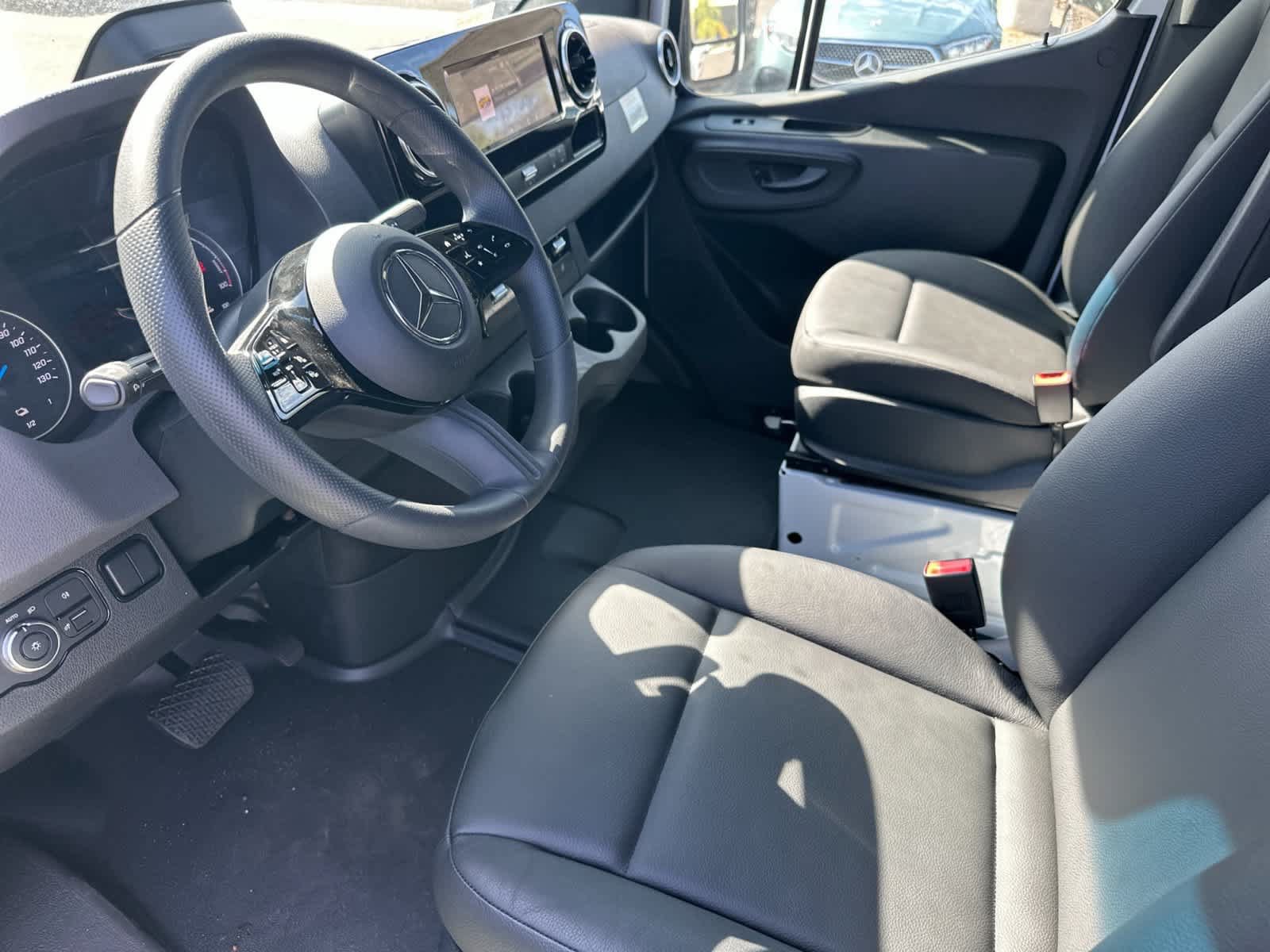 New 2025 Mercedes-Benz eSprinter 170 Cargo image 10