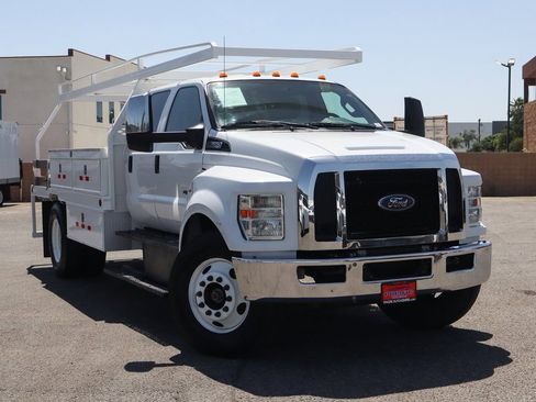 Used 2016 Ford F650 2WD Crew Cab Super Duty image 2