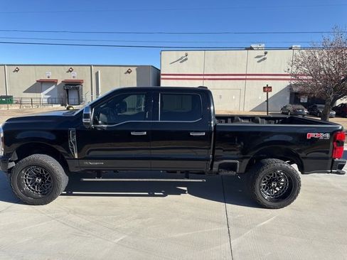 Used 2024 Ford F250 Platinum image 23