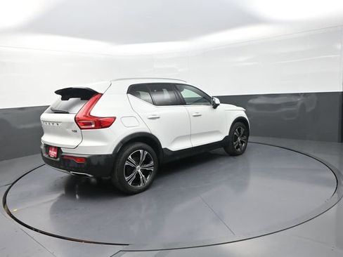 Used 2020 Volvo XC40 T4 Inscription w/ Protection Package Premier FWD image 3