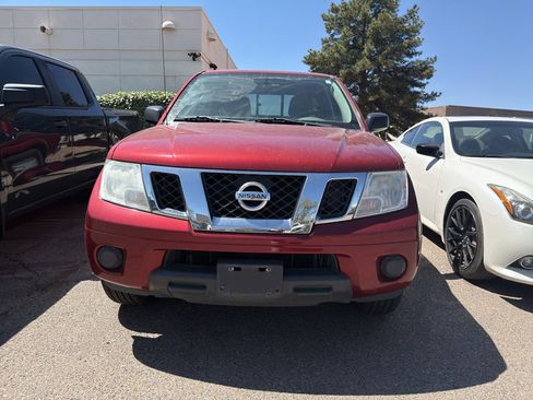 Used 2019 Nissan Frontier SV RWD image 2