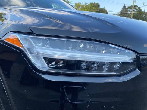 Used 2018 Volvo XC90 T6 Momentum w/ Convenience Package image 21