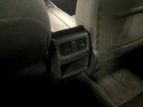 Certified 2023 Nissan Rogue S image 27