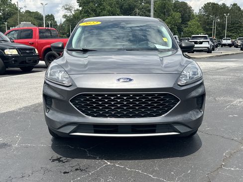 Used 2022 Ford Escape SE FWD image 3