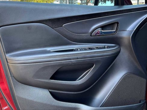 Used 2022 Buick Encore Preferred w/ Safety Package image 17