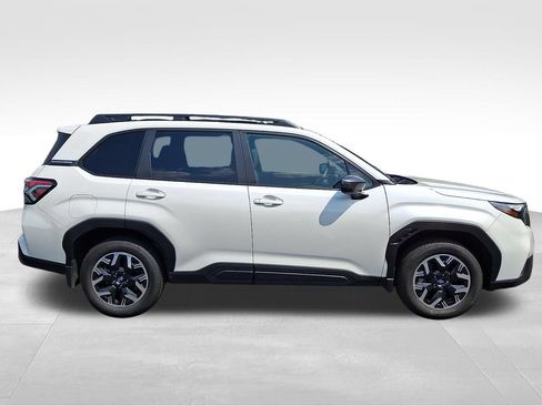 Certified 2025 Subaru Forester Premium AWD/4WD image 7