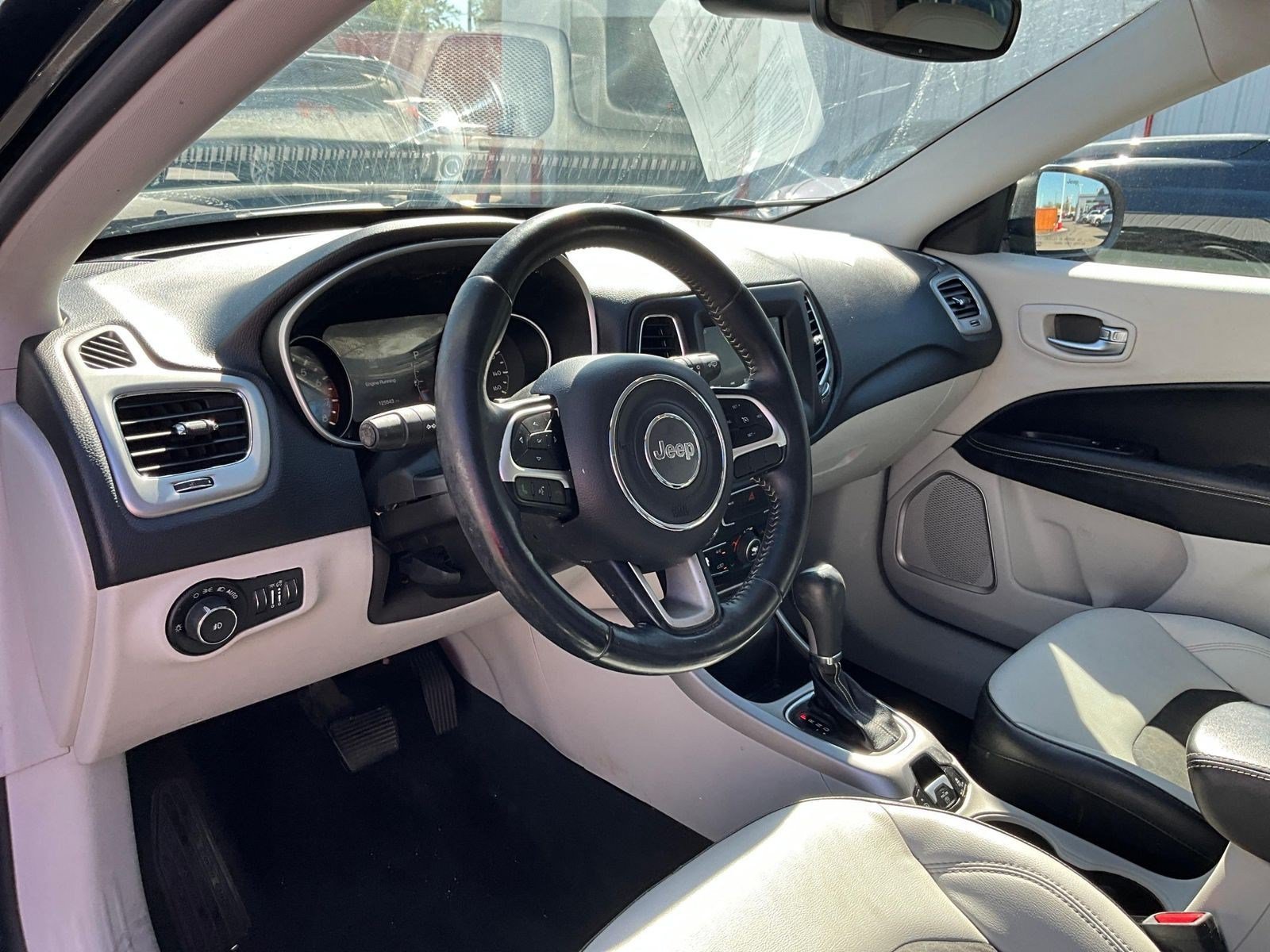 Used 2018 Jeep Compass Latitude w/ Popular Equipment Group FWD image 16