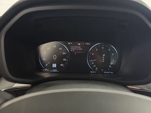 Used 2018 Volvo XC60 T5 Momentum w/ Convenience Package AWD/4WD image 16