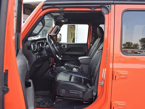 Used 2018 Jeep Wrangler Unlimited Rubicon w/ Dual Top Group image 24