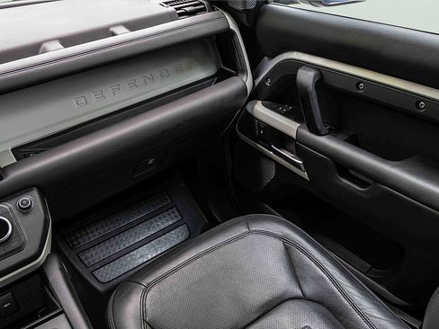 Used 2022 Land Rover Defender 110 XS Edition image 19