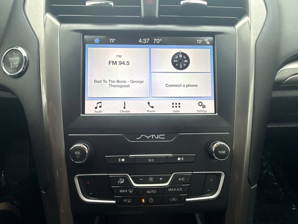 Used 2019 Ford Fusion SE FWD image 24