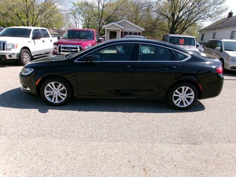 Used 2015 Chrysler 200 Limited w/ Convenience Group FWD image 2