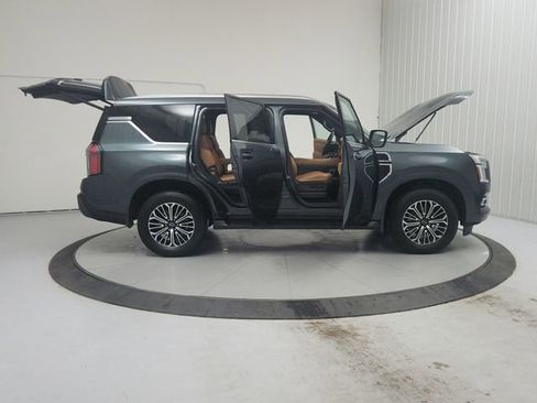 Used 2025 Nissan Armada SL w/ Captain's Chari Seat Package RWD image 16