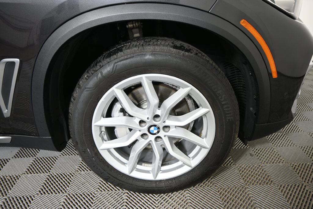 Used 2019 BMW X5 xDrive40i w/ Premium Package 2 AWD/4WD image 11