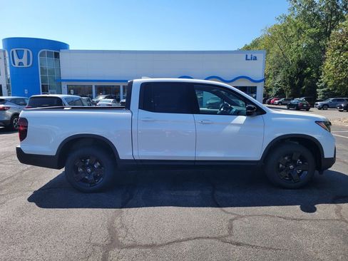 New 2026 Honda Ridgeline Black Edition image 2