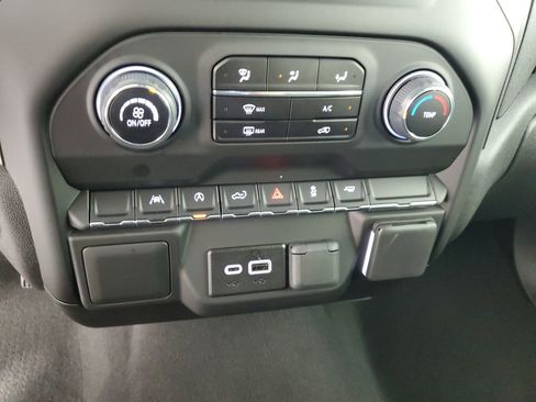 Used 2025 Chevrolet Silverado 1500 Custom image 19