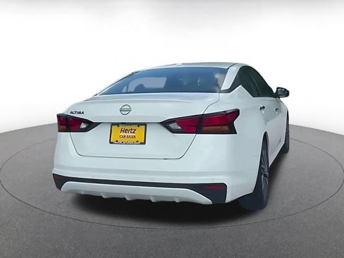 Used 2025 Nissan Altima 2.5 SV FWD image 11