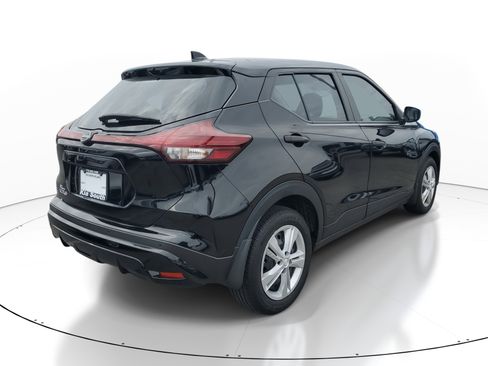Used 2024 Nissan Kicks S image 6