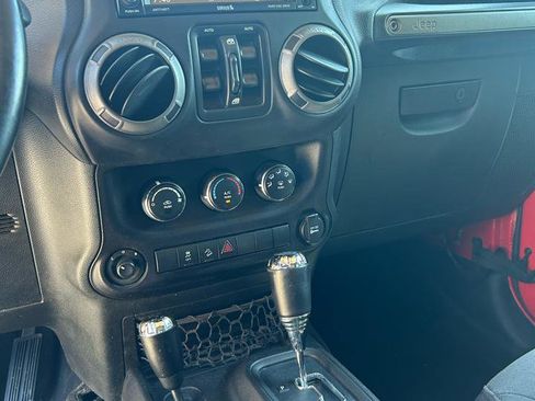Used 2016 Jeep Wrangler Unlimited Sport w/ Quick Order Package 24S AWD/4WD image 11
