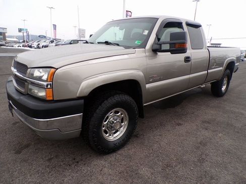Used 2003 Chevrolet Silverado 2500 LS w/ Skid Plate Package image 1