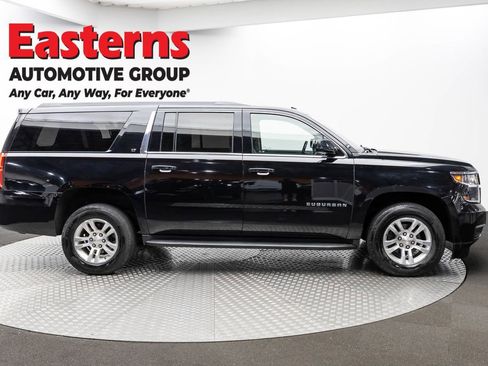 Used 2019 Chevrolet Suburban LT AWD/4WD image 4