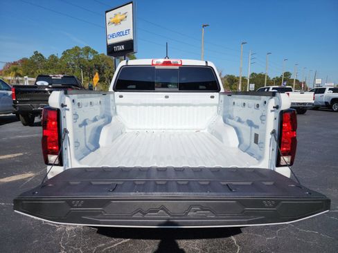 New 2026 Chevrolet Colorado W/T image 9