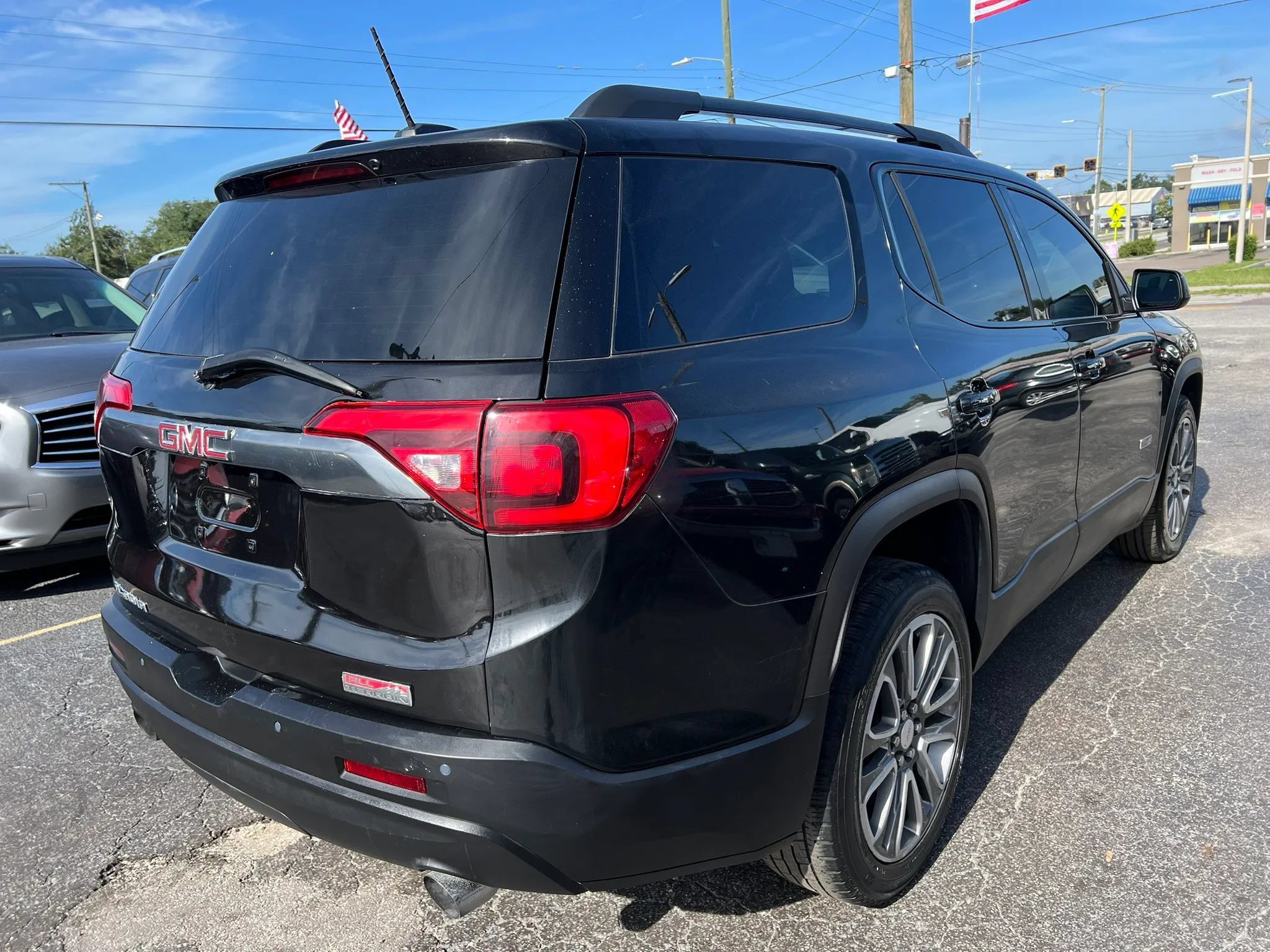Used 2017 GMC Acadia SLT AWD/4WD image 5
