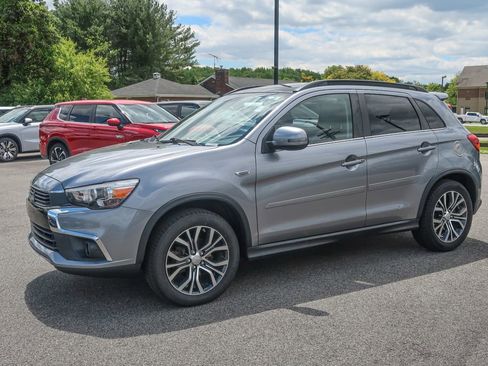 Used 2017 Mitsubishi Outlander Sport AWD image 3