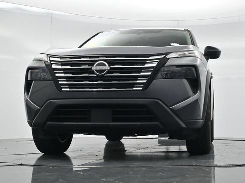 Used 2025 Nissan Rogue S AWD/4WD image 26