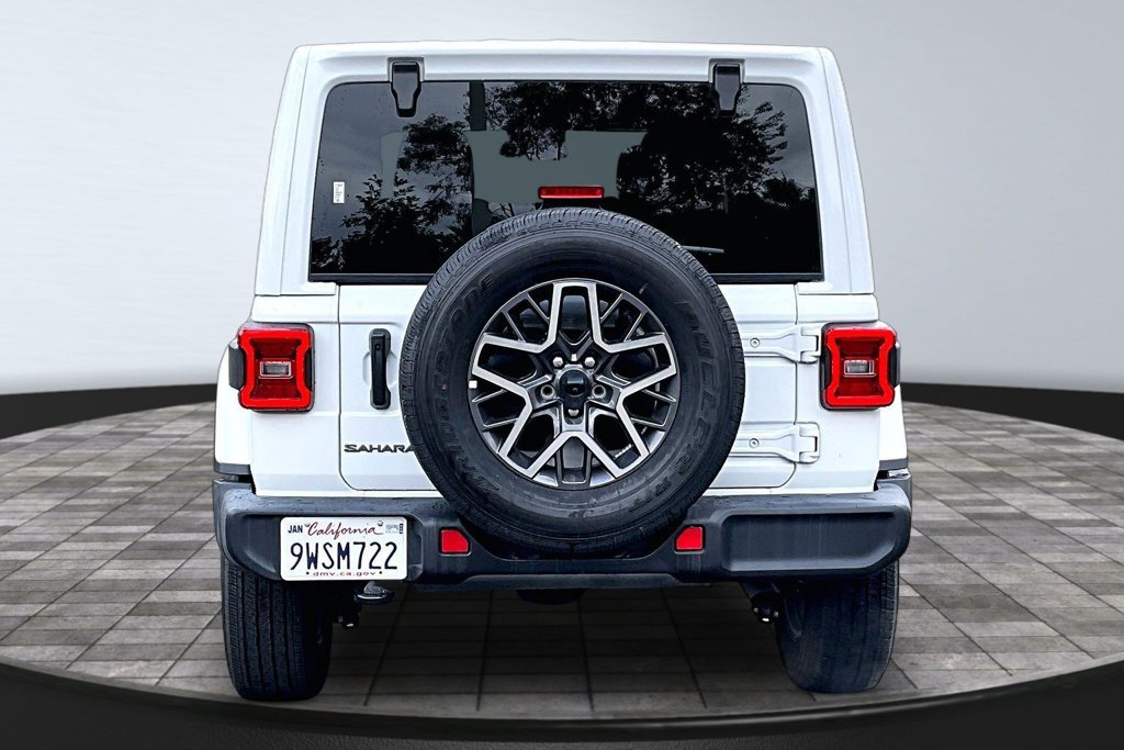 Used 2026 Jeep Wrangler Unlimited Sahara AWD/4WD image 23