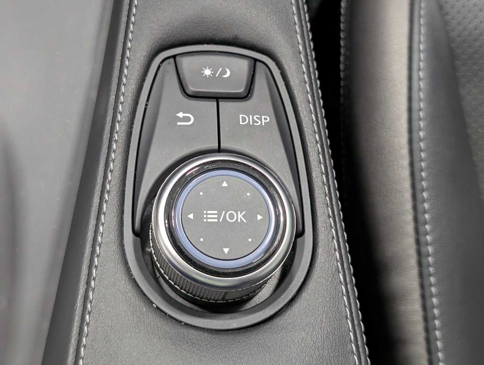 Used 2023 INFINITI QX50 Luxe AWD/4WD image 28