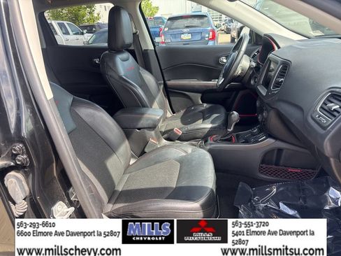 Used 2018 Jeep Compass Trailhawk w/ Cold Weather Group AWD/4WD image 26
