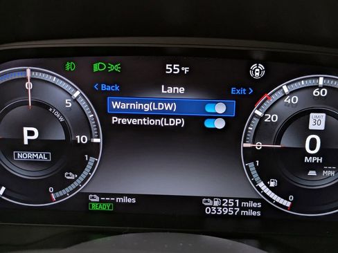 Used 2023 Mitsubishi Outlander SE AWD/4WD image 13