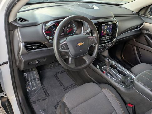 Used 2020 Chevrolet Traverse LS image 12