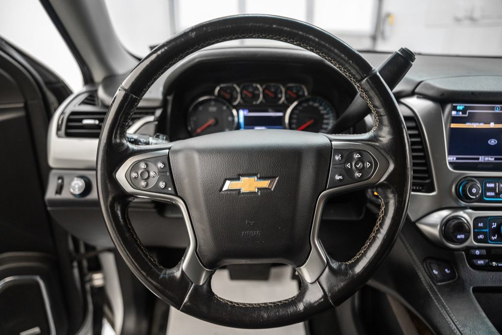 Used 2018 Chevrolet Suburban LT w/ LT Signature Package AWD/4WD image 33