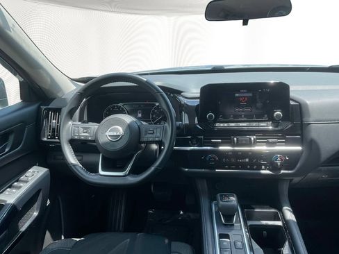 Used 2025 Nissan Pathfinder SV AWD/4WD image 13