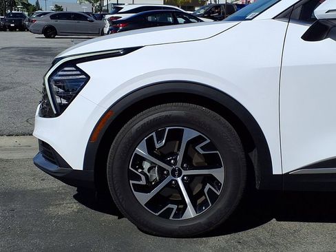 Used 2025 Kia Sportage EX image 15