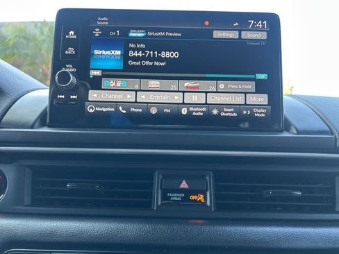 Used 2024 Honda Pilot Elite image 11