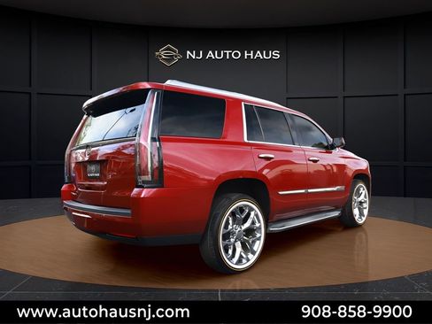 Used 2015 Cadillac Escalade Luxury AWD/4WD image 9