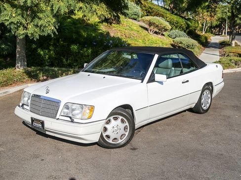 Used 1995 Mercedes-Benz E 320 Convertible image 6