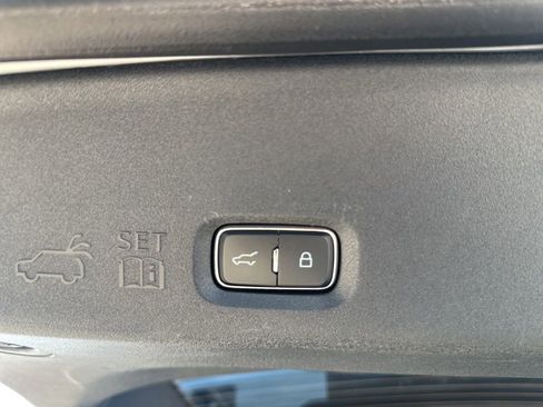 Used 2025 Ford Expedition Platinum AWD/4WD image 24