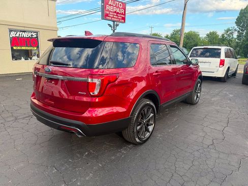Used 2017 Ford Explorer XLT w/ Equipment Group 202A AWD/4WD image 6