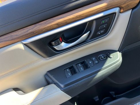 Used 2017 Honda CR-V Touring image 31