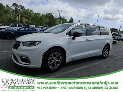 Used 2024 Chrysler Pacifica Limited